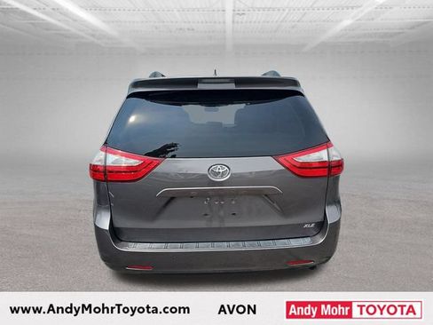 Used 2019 Toyota Sienna XLE w/ XLE Navigation Package FWD image 6