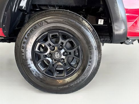 Used 2022 Toyota Tacoma SR image 27