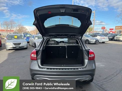 Used 2017 Mercedes-Benz GLA 250 4MATIC image 29