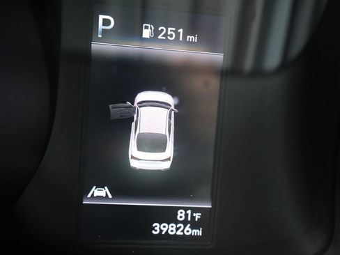 Used 2023 Hyundai Elantra SEL w/ Preferred Accessory Package FWD image 23
