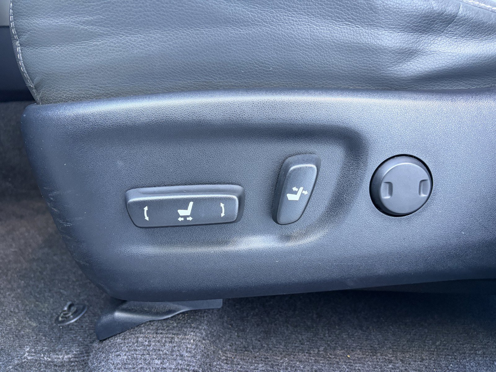 Used 2015 Toyota RAV4 Limited AWD/4WD image 13