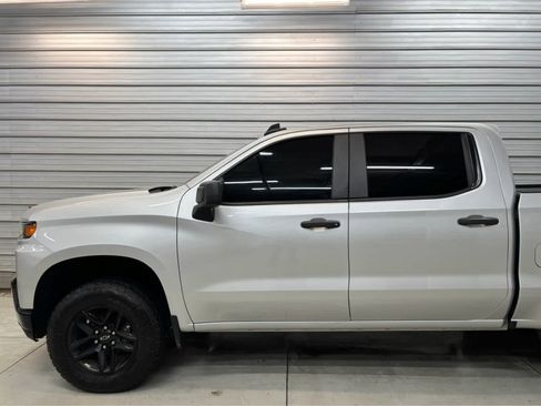 Used 2020 Chevrolet Silverado 1500 Custom Trail Boss w/ Custom Convenience Package image 3