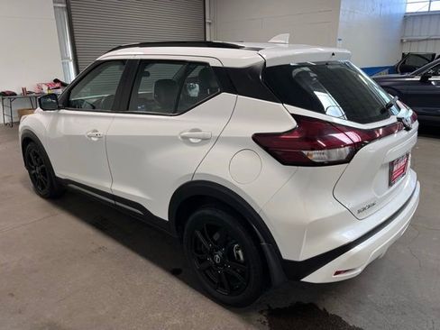 Used 2023 Nissan Kicks SR w/ SR Premium Package image 5