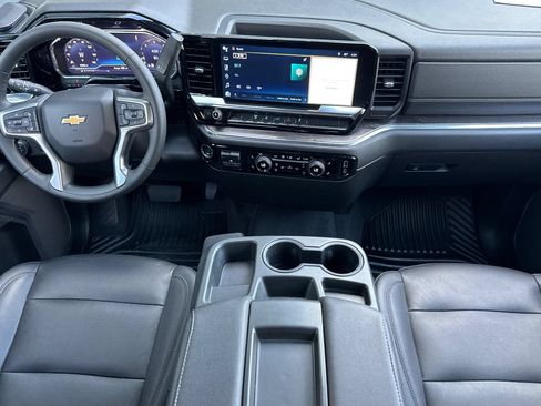 Used 2024 Chevrolet Silverado 2500 LTZ AWD/4WD image 14