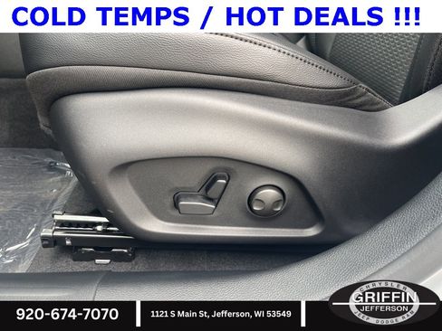 New 2025 Jeep Compass Latitude w/ Sun & Sound Group image 16