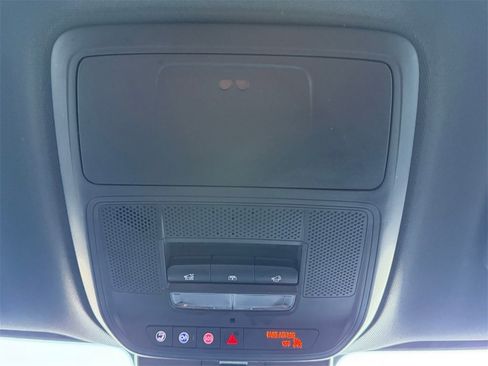 Used 2025 Chevrolet Traverse LT w/ Sun and Wheel Package image 28