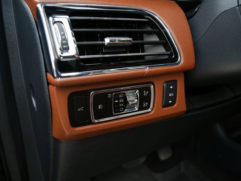 Used 2023 Lincoln Navigator Reserve w/ Equipment Group 201A image 21