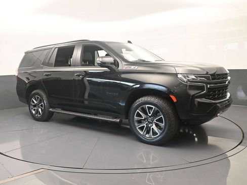 Used 2022 Chevrolet Tahoe Z71 w/ Luxury Package AWD/4WD image 8
