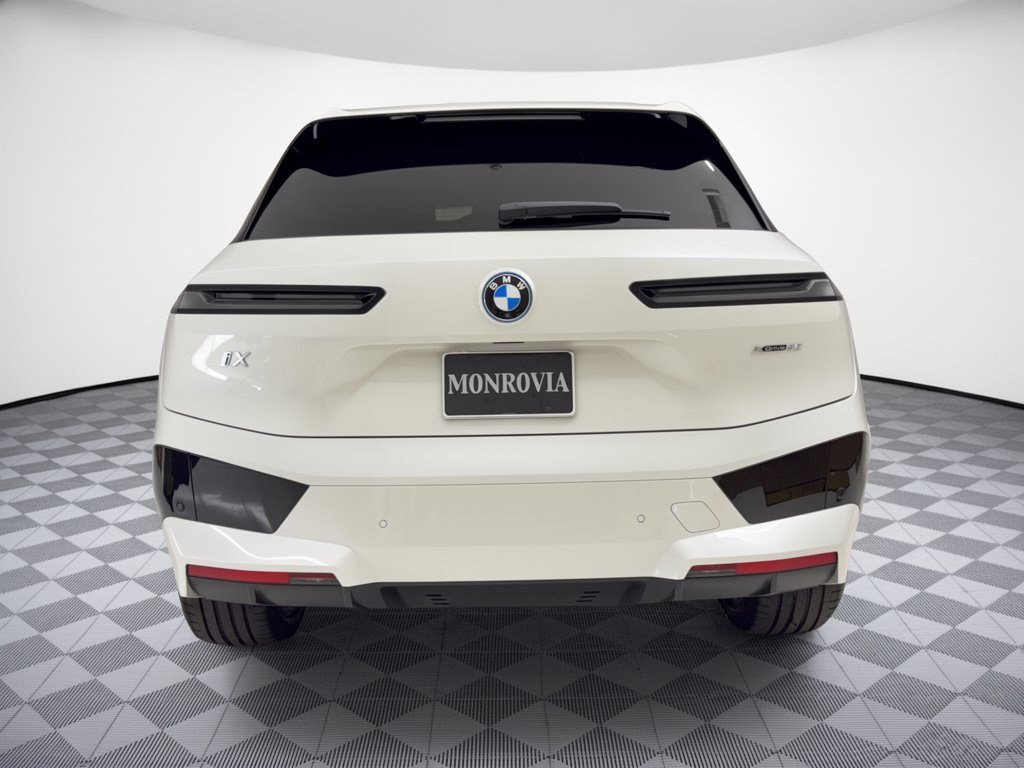 Certified 2024 BMW iX xDrive50 w/ Sport Package AWD/4WD image 11