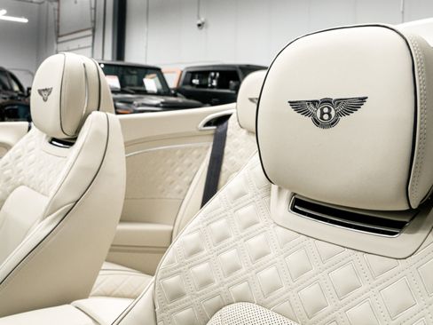 Used 2023 Bentley Continental GT Azure AWD/4WD image 32