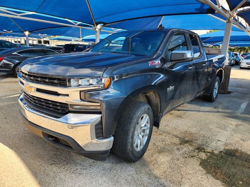 Used 2019 Chevrolet Silverado 1500 LT w/ Texas Edition AWD/4WD image 2