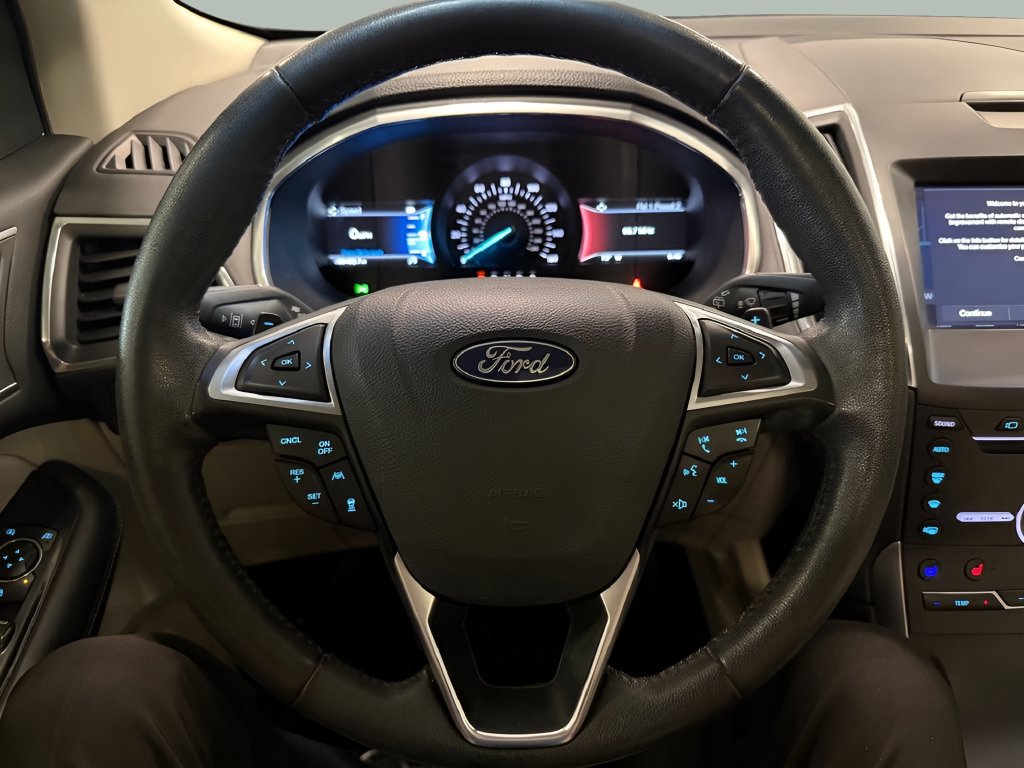 Used 2019 Ford Edge Titanium w/ Equipment Group 301A AWD/4WD image 21