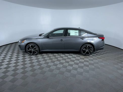 Certified 2025 Nissan Altima 2.5 SR AWD/4WD image 5