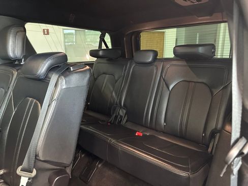 Used 2021 Ford Expedition Max Limited AWD/4WD image 12