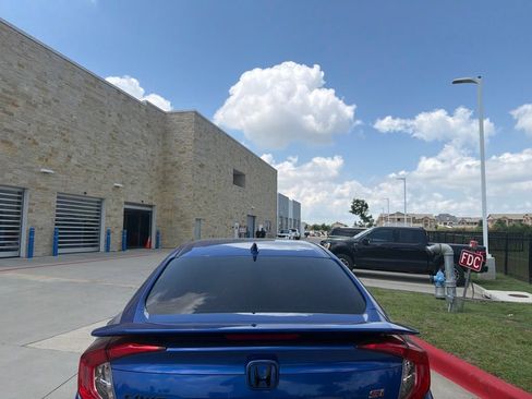 Used 2019 Honda Civic Si image 3