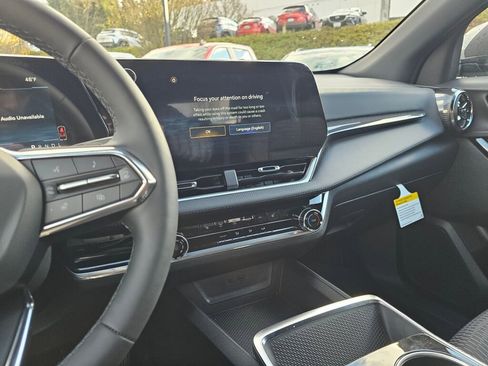 New 2026 Chevrolet Equinox LT w/ Safety and Technology Package FWD image 17