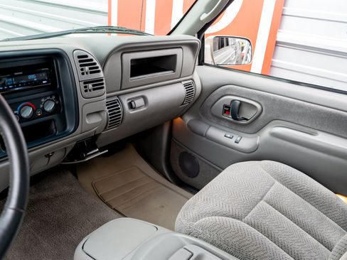 Used 1998 Chevrolet Silverado 2500 4x4 Extended Cab w/ Preferred Equipment Group 2 image 15