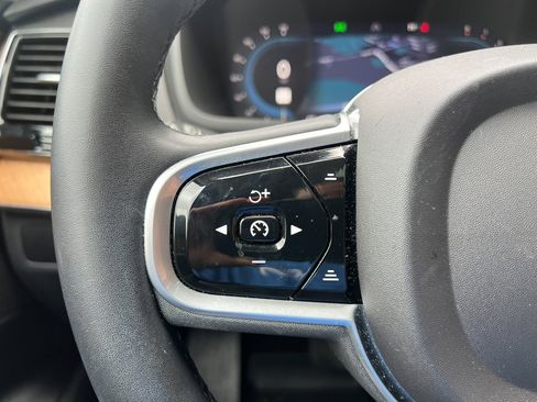 Used 2023 Volvo XC90 B6 Plus w/ Protection Package image 19