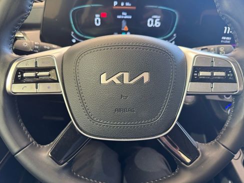 Used 2024 Kia Telluride S image 12