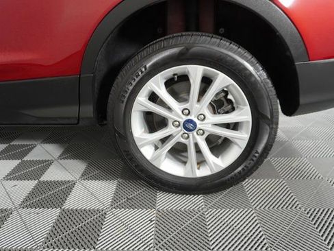 Used 2019 Ford Escape SEL image 18