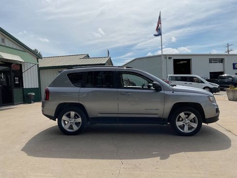 Used 2015 Jeep Compass Sport w/ Power Value Group AWD/4WD image 2