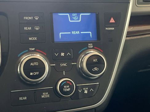 Used 2017 Toyota Sienna Limited Premium image 19