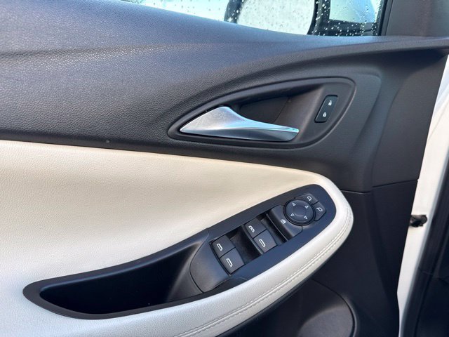 Used 2023 Buick Encore GX Preferred w/ Cold Weather Comfort Package FWD image 10