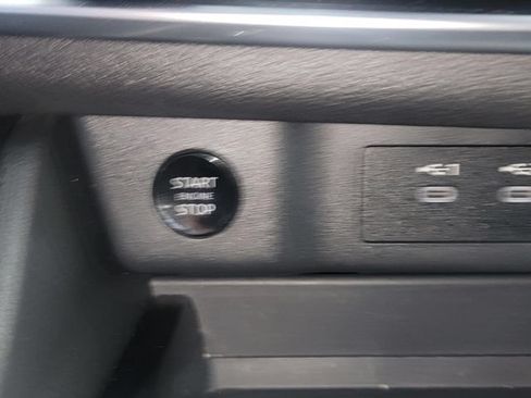 Used 2024 Nissan Rogue S FWD image 21