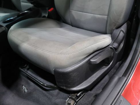 Used 2013 Hyundai Elantra GLS w/ Preferred Pkg FWD image 10