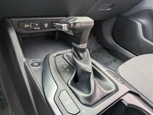Used 2025 Kia K4 FWD image 15