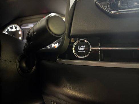 Used 2022 Mitsubishi Outlander SE image 28