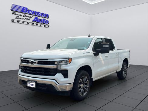 Certified 2022 Chevrolet Silverado 1500 LT w/ Convenience Package II image 1