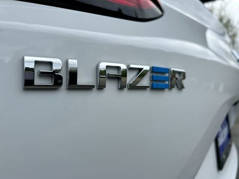 Used 2024 Chevrolet Blazer EV LT AWD/4WD image 31