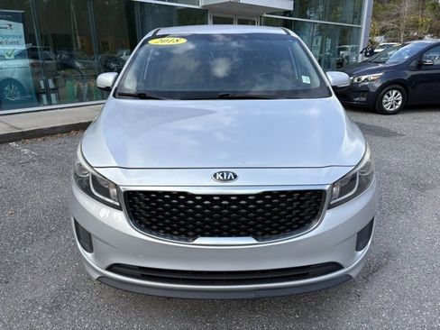 Used 2018 Kia Sedona L image 10