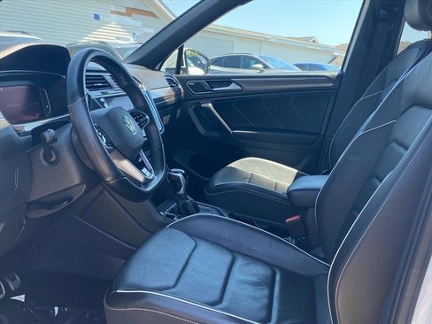 Certified 2022 Volkswagen Tiguan SEL R-Line AWD/4WD image 12