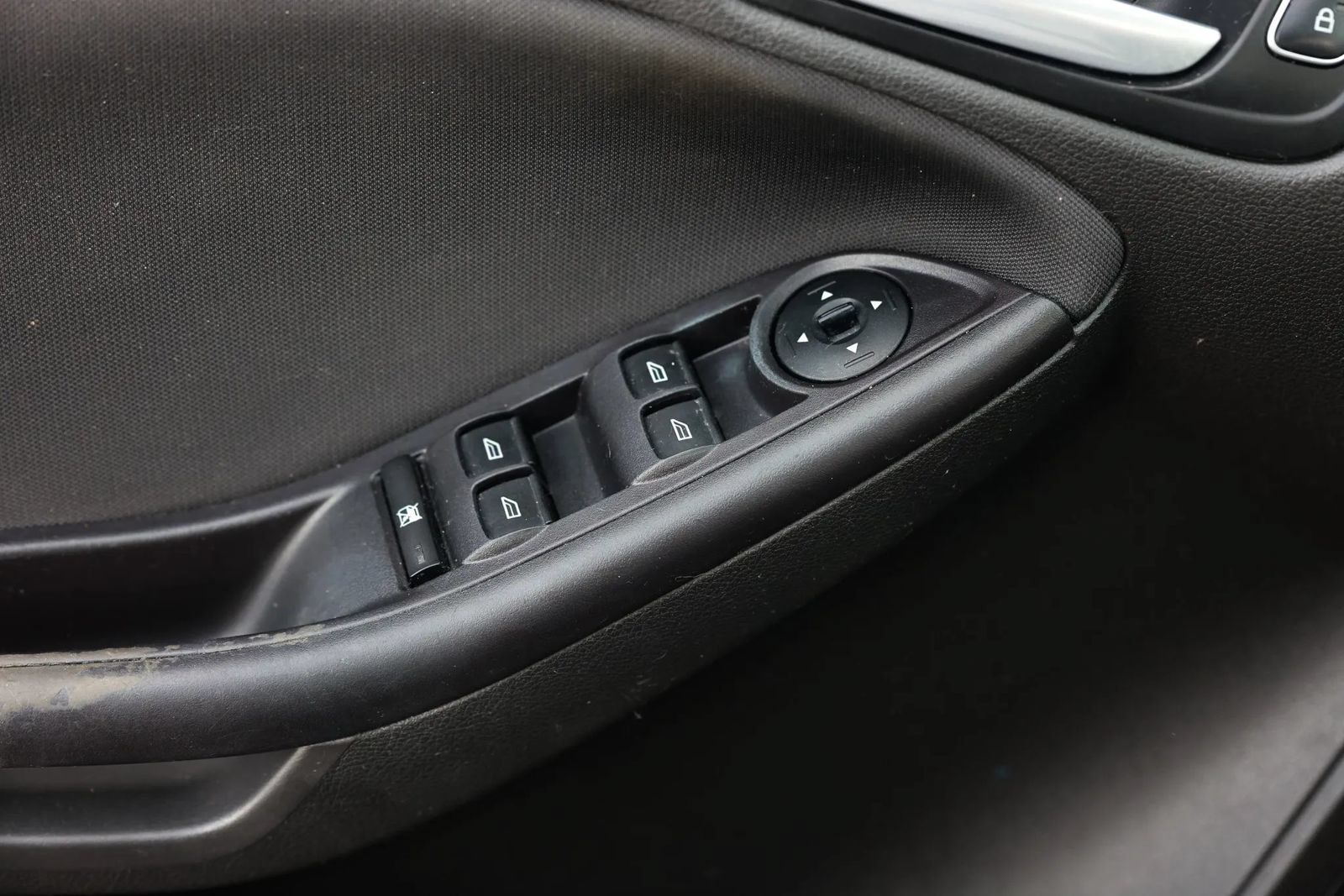 Used 2015 Ford Focus SE w/ SE Sport Package FWD image 43