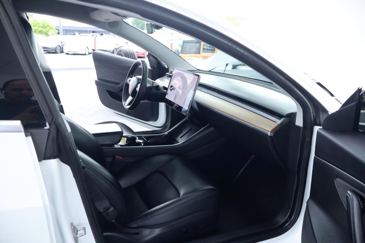 Used 2020 Tesla Model 3 Standard Range RWD image 34