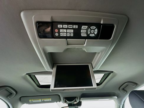 Used 2017 Honda Pilot Elite image 39