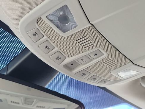 Used 2018 Ford Edge Titanium w/ Equipment Group 302A image 32