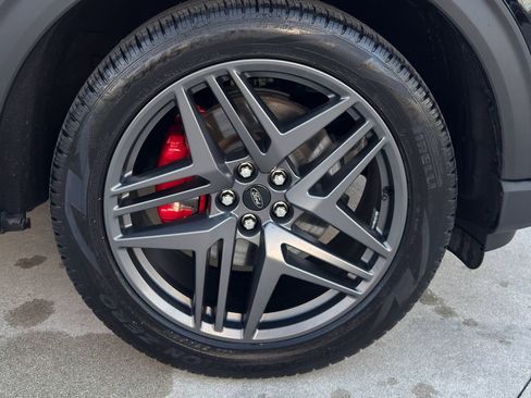 Used 2025 Ford Explorer ST-Line w/ ST-Line Street Pack image 10