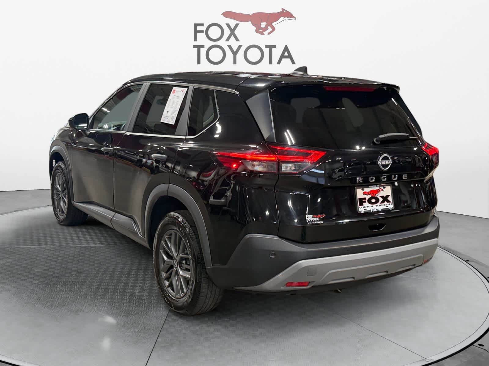 Used 2023 Nissan Rogue S FWD image 4