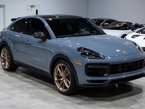 Used 2022 Porsche Cayenne Turbo GT AWD/4WD image 8