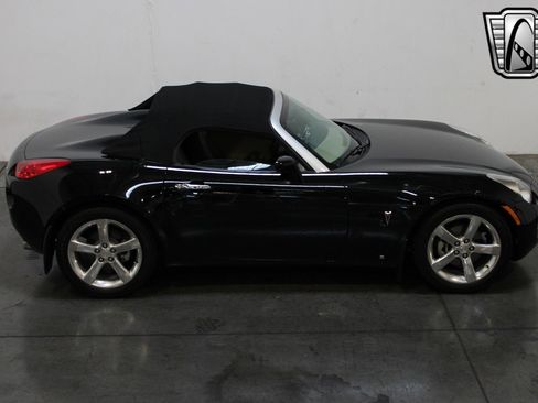 Used 2006 Pontiac Solstice Convertible w/ Premium Package image 23