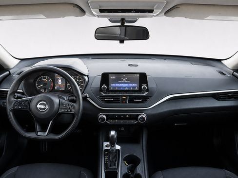 Used 2024 Nissan Altima 2.5 S FWD image 19