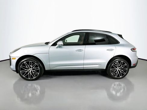 Certified 2026 Porsche Macan AWD/4WD image 2