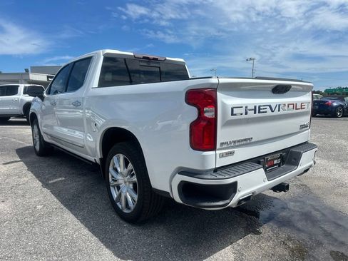 Used 2022 Chevrolet Silverado 1500 High Country w/ High Country Premium Package AWD/4WD image 5