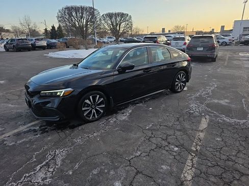 Used 2023 Honda Civic EX-L image 3