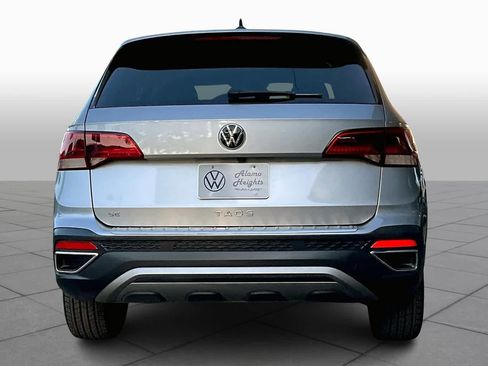 Certified 2023 Volkswagen Taos SE w/ Panoramic Sunroof Package image 4