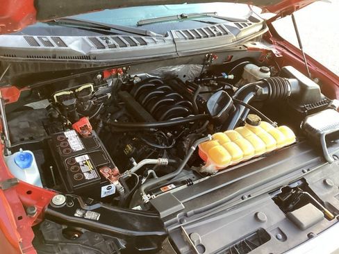 Used 2015 Ford F150 XLT image 14