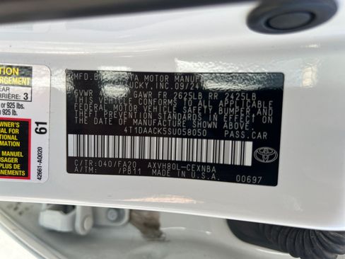 Used 2025 Toyota Camry LE FWD image 32